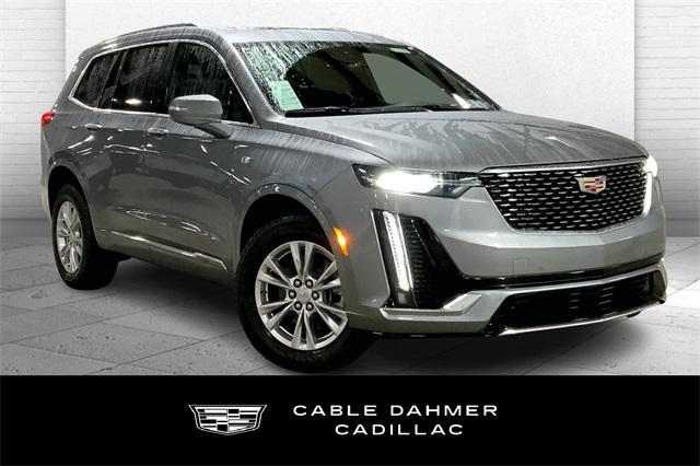 2025 Cadillac XT6 Vehicle Photo in KANSAS CITY, MO 64114-4545