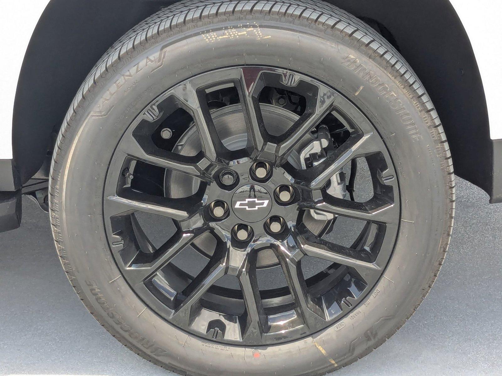 2025 Chevrolet Suburban Vehicle Photo in PEMBROKE PINES, FL 33024-6534