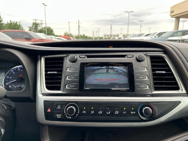 2017 Toyota Highlander Vehicle Photo in Grapevine, TX 76051