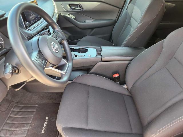 2024 Nissan Rogue Vehicle Photo in DENTON, TX 76210-9321