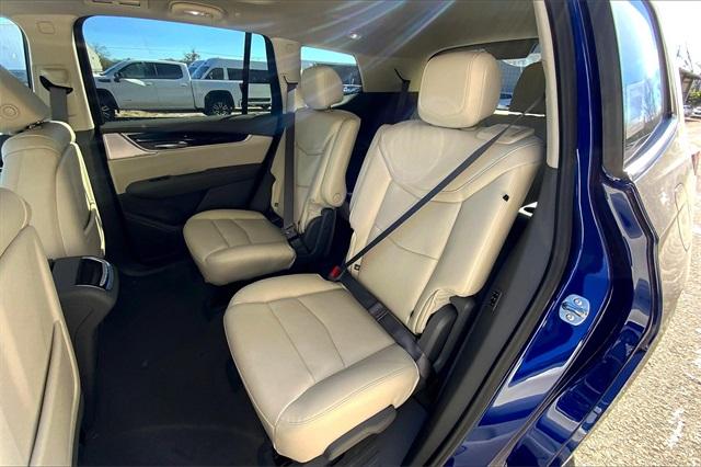 2025 Cadillac XT6 Vehicle Photo in KANSAS CITY, MO 64114-4545