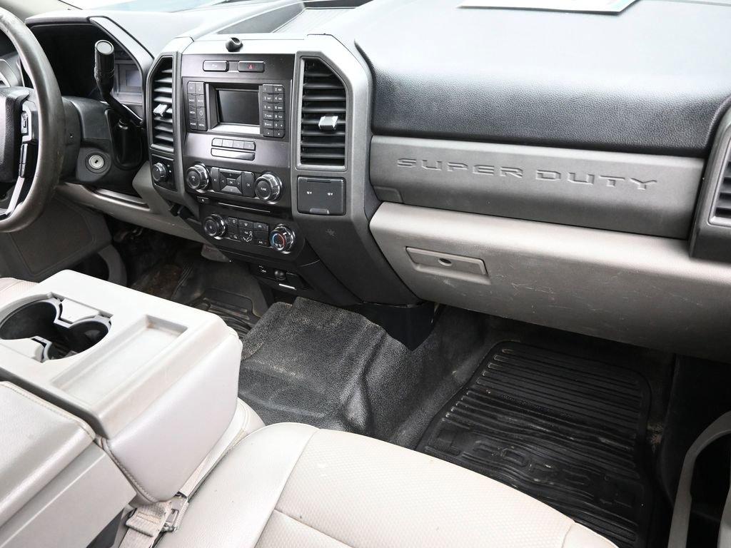 2017 Ford Super Duty F-250 SRW Vehicle Photo in Cedar Rapids, IA 52402