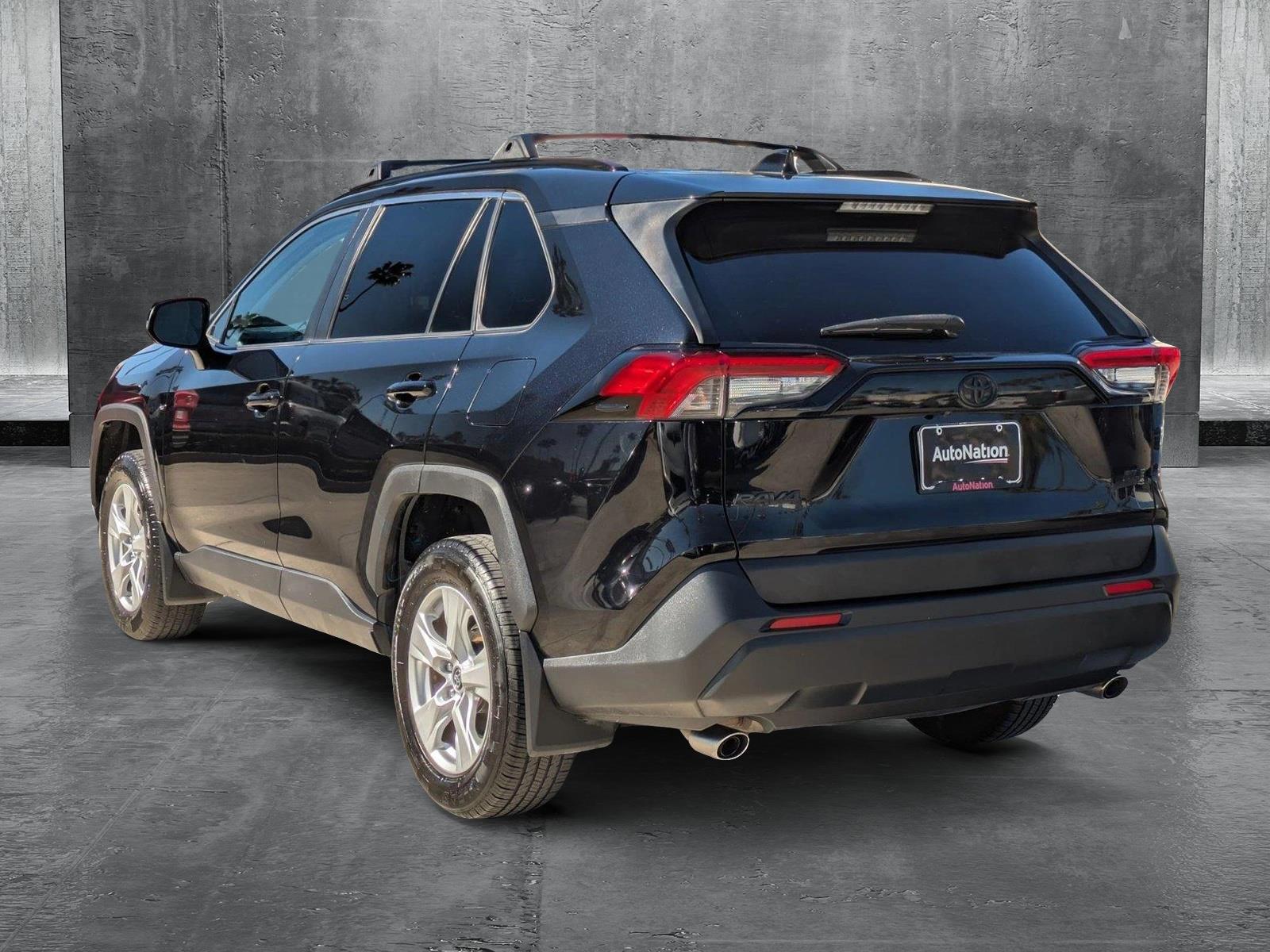 2020 Toyota RAV4 Vehicle Photo in Tustin, CA 92782