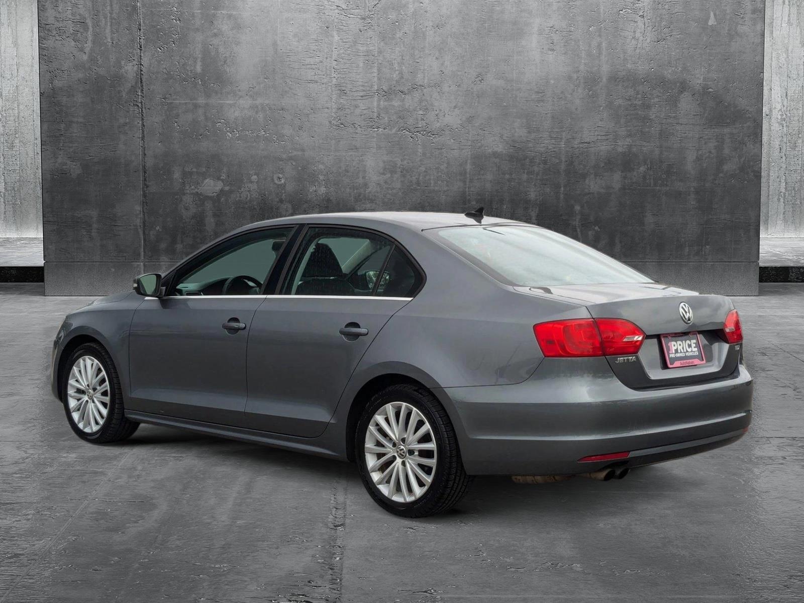 2014 Volkswagen Jetta Sedan Vehicle Photo in St. Petersburg, FL 33713