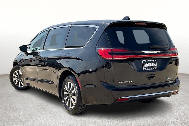 2024 Chrysler Pacifica Vehicle Photo in Grapevine, TX 76051