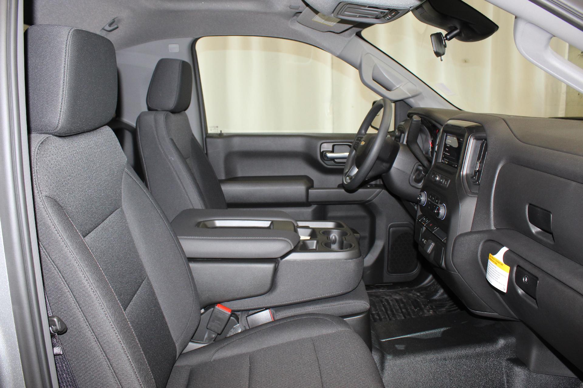 2025 Chevrolet Silverado 1500 Vehicle Photo in NORTHAMPTON, MA 01060-1120
