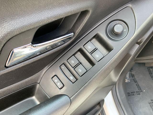2022 Chevrolet Trax Vehicle Photo in MOON TOWNSHIP, PA 15108-2571
