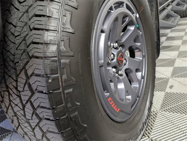 2025 Nissan Frontier Vehicle Photo in ENGLEWOOD, CO 80113-6708