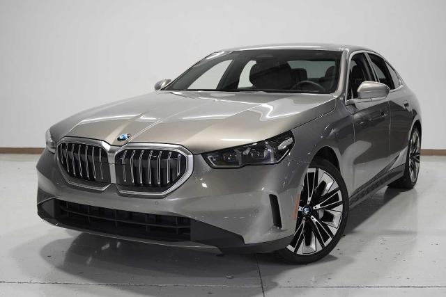 2024 BMW 530i xDrive Vehicle Photo in GRAPEVINE, TX 76051
