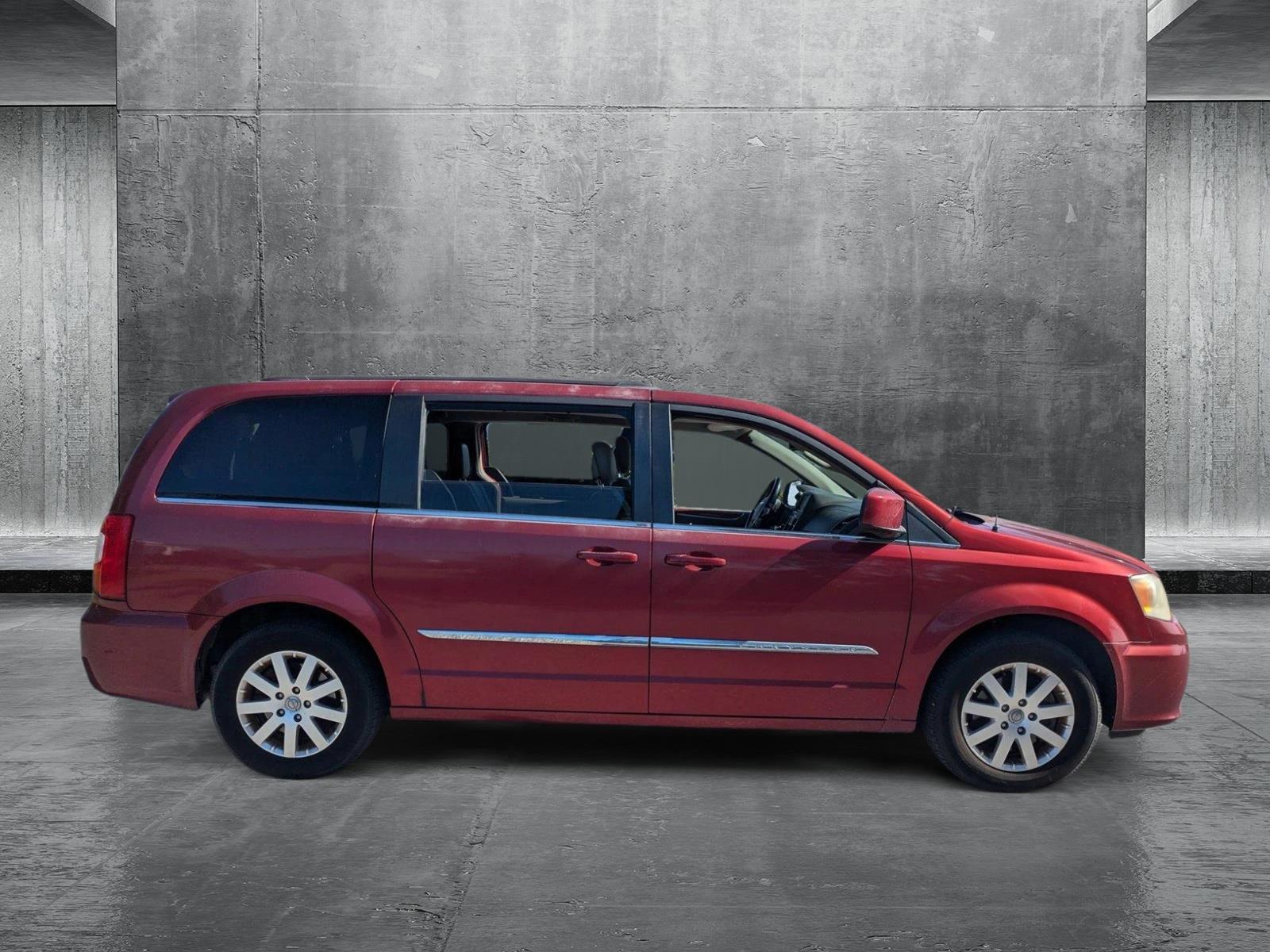 2014 Chrysler Town & Country Vehicle Photo in Sarasota, FL 34231