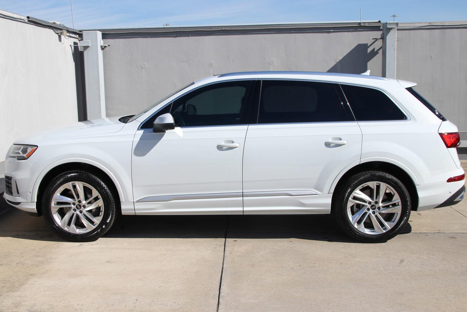 2024 Audi Q7 Vehicle Photo in SUGAR LAND, TX 77478