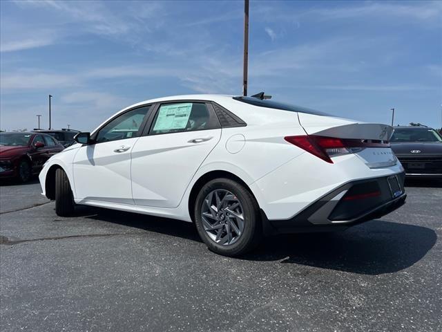 2024 Hyundai ELANTRA Vehicle Photo in Shiloh, IL 62269