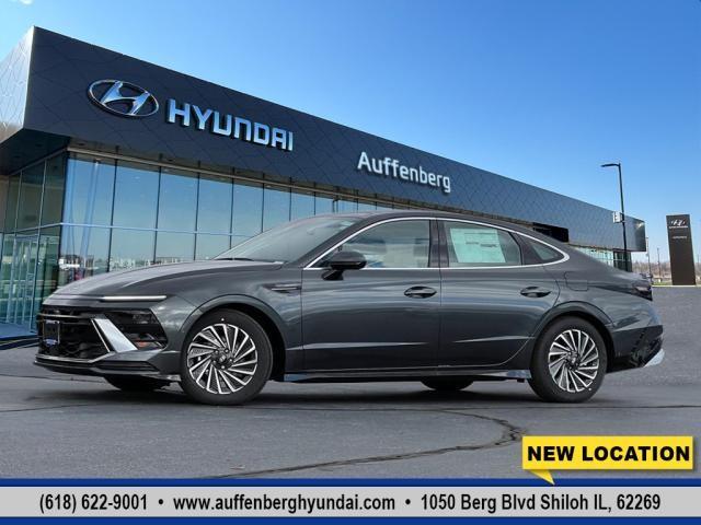 2025 Hyundai SONATA Hybrid Vehicle Photo in Shiloh, IL 62269