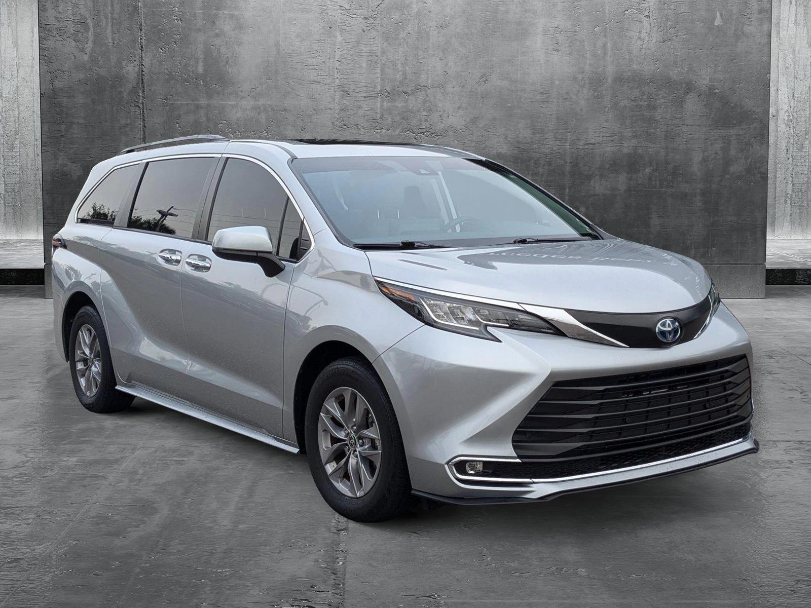 2022 Toyota Sienna Vehicle Photo in Wesley Chapel, FL 33544