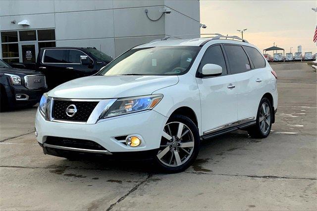 2014 Nissan Pathfinder Vehicle Photo in TOPEKA, KS 66609-0000