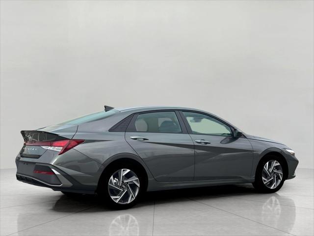 2025 Hyundai ELANTRA Vehicle Photo in Green Bay, WI 54304