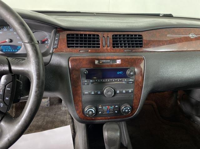 2009 Chevrolet Impala Vehicle Photo in MEDINA, OH 44256-9001