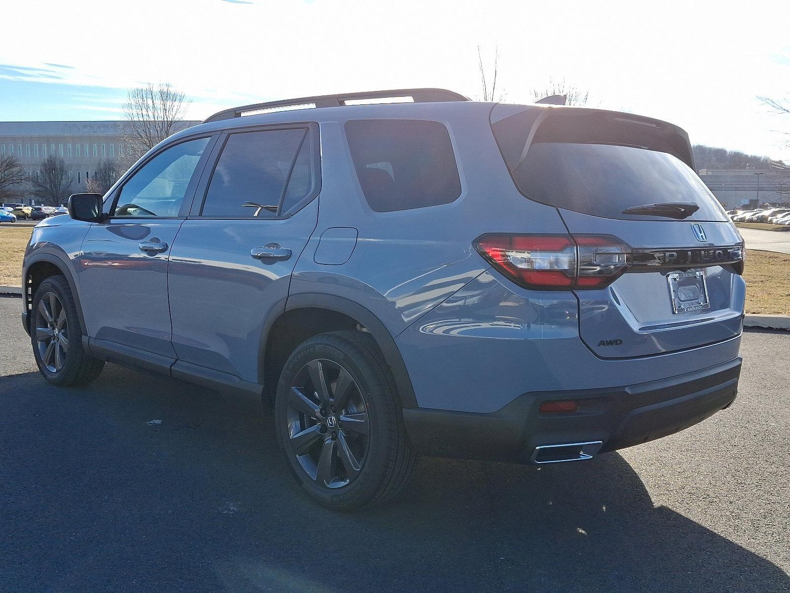 2025 Honda Pilot Vehicle Photo in Harrisburg, PA 17111