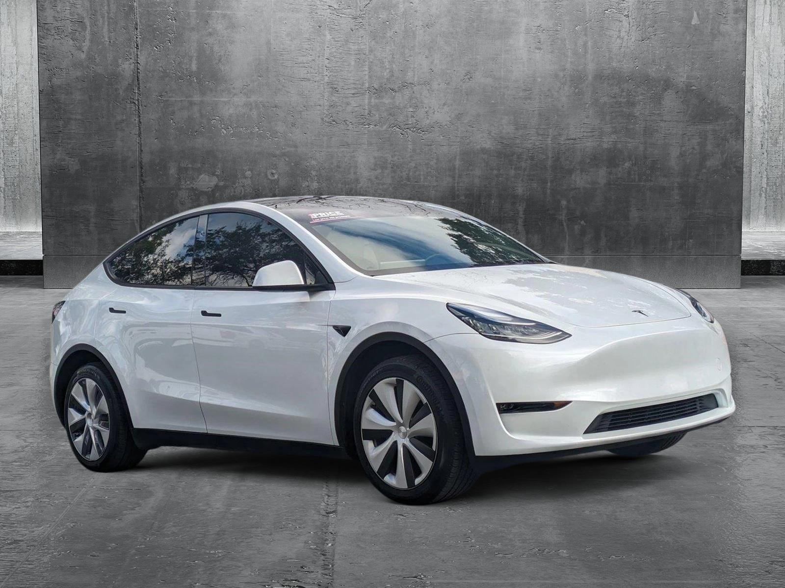 2023 Tesla Model Y Vehicle Photo in GREENACRES, FL 33463-3207