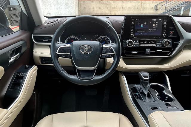 2022 Toyota Highlander Vehicle Photo in Houston, TX 77007