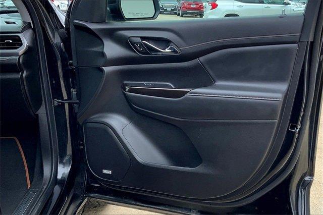 2023 GMC Acadia Vehicle Photo in TOPEKA, KS 66609-0000