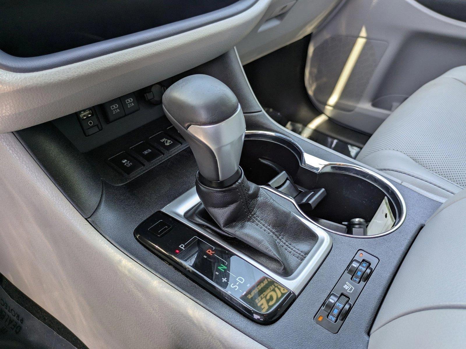2017 Toyota Highlander Vehicle Photo in Clearwater, FL 33765