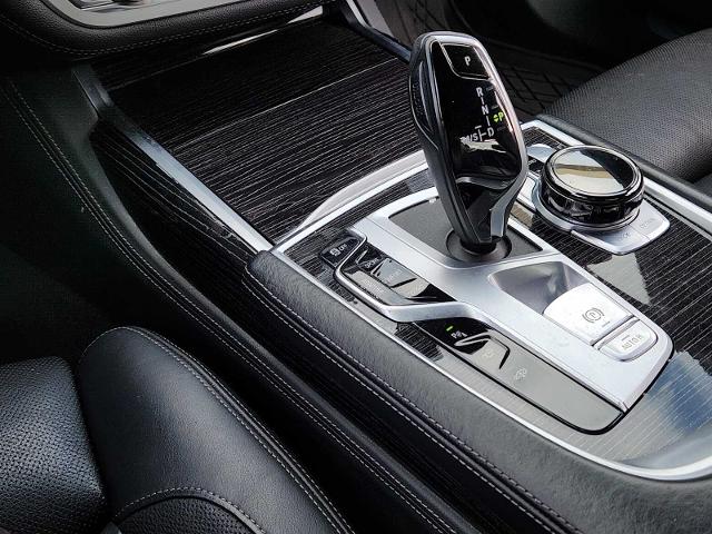 2022 BMW 740i xDrive Vehicle Photo in PLANO, TX 75024