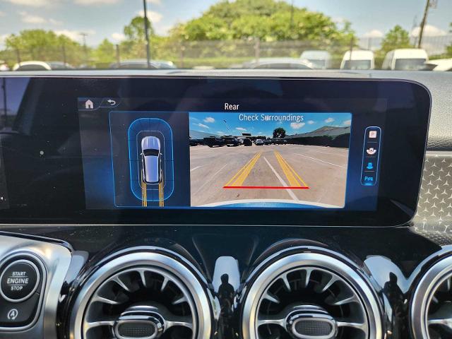 2025 Mercedes-Benz GLB Vehicle Photo in HOUSTON, TX 77079