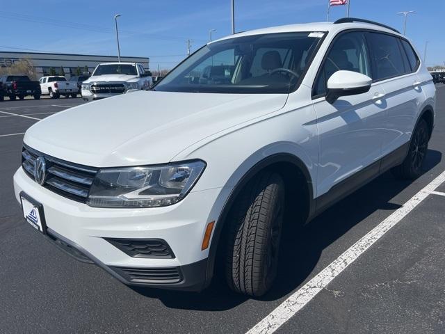 2018 Volkswagen Tiguan Vehicle Photo in GREEN BAY, WI 54304-5303