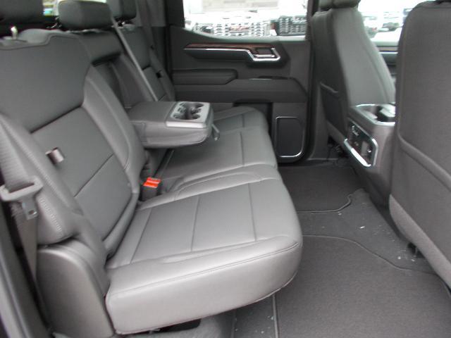2025 GMC Sierra 1500 Vehicle Photo in LOWELL, MA 01852-4336