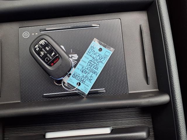 2025 Honda Odyssey Vehicle Photo in Oshkosh, WI 54904