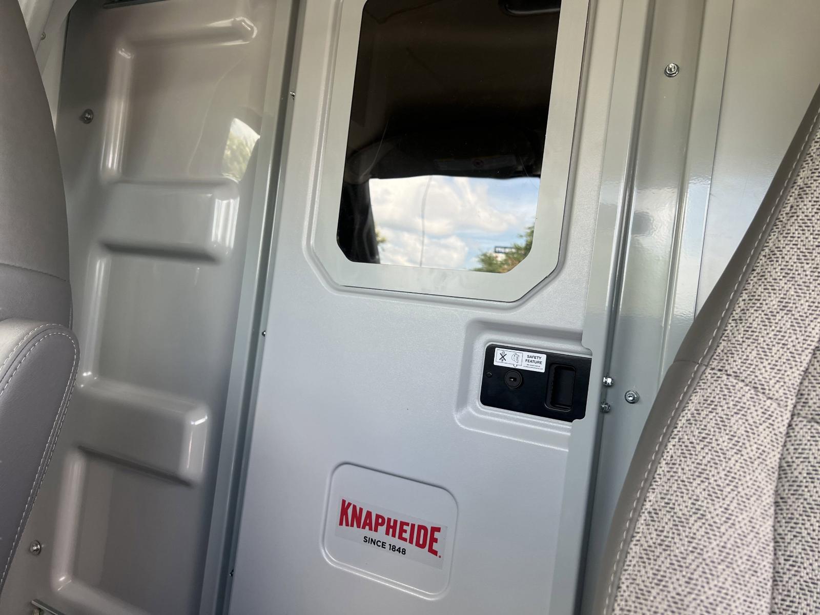 2025 Chevrolet Express Cutaway 3500 Vehicle Photo in GEORGETOWN, TX 78626-7508