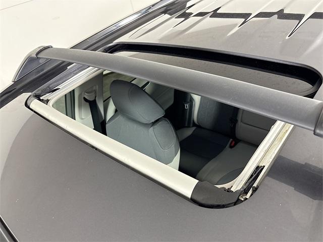 2019 Toyota RAV4 Vehicle Photo in Puyallup, WA 98371