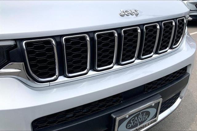 2023 Jeep Grand Cherokee L Vehicle Photo in KANSAS CITY, MO 64114-4502