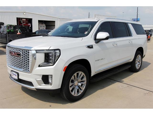 2024 GMC Yukon XL Vehicle Photo in ROSENBERG, TX 77471-5675