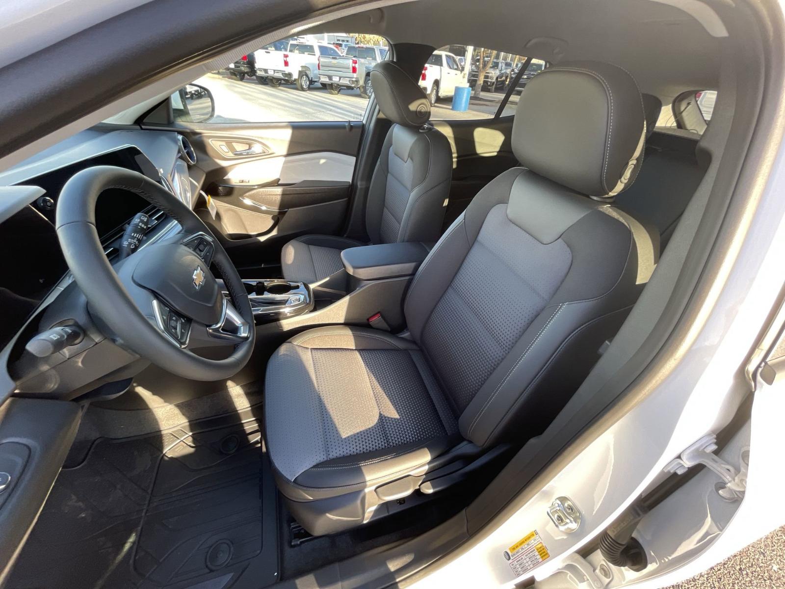 2025 Chevrolet Trax Vehicle Photo in BENTONVILLE, AR 72712-4322