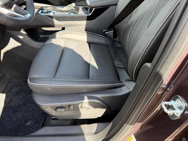 2025 Buick Envision Vehicle Photo in CHICOPEE, MA 01020-5001