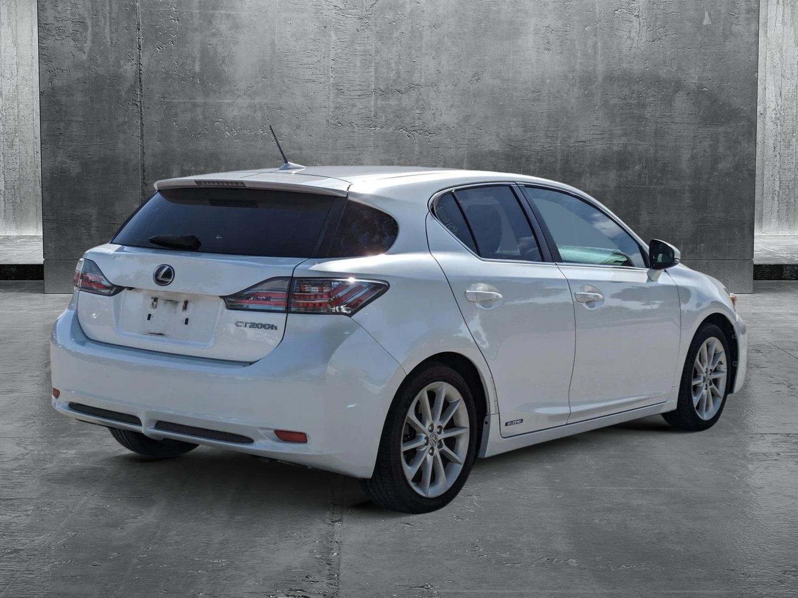 2013 Lexus CT 200h Vehicle Photo in GREENACRES, FL 33463-3207