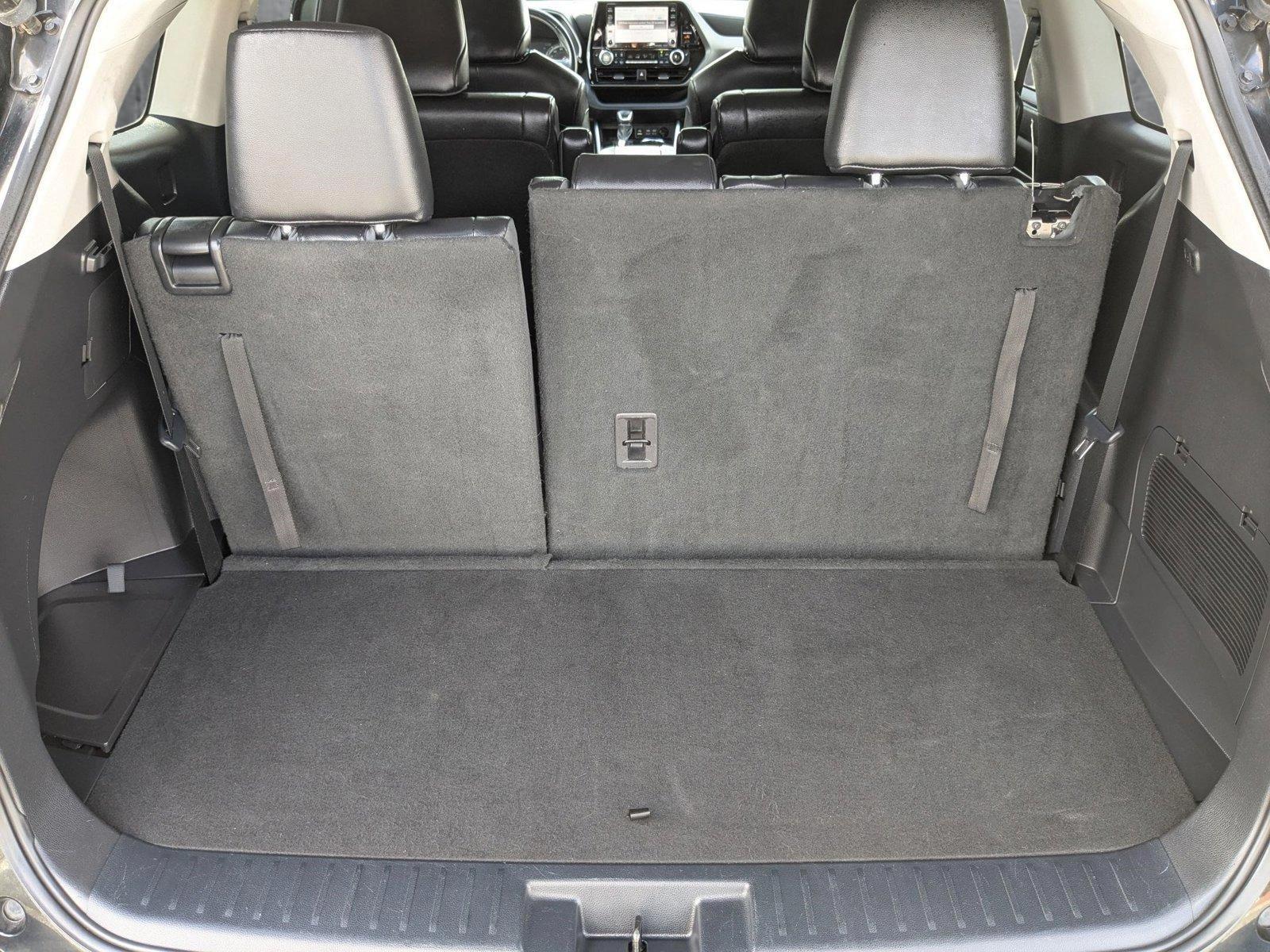 2022 Toyota Highlander Vehicle Photo in Spokane Valley, WA 99212