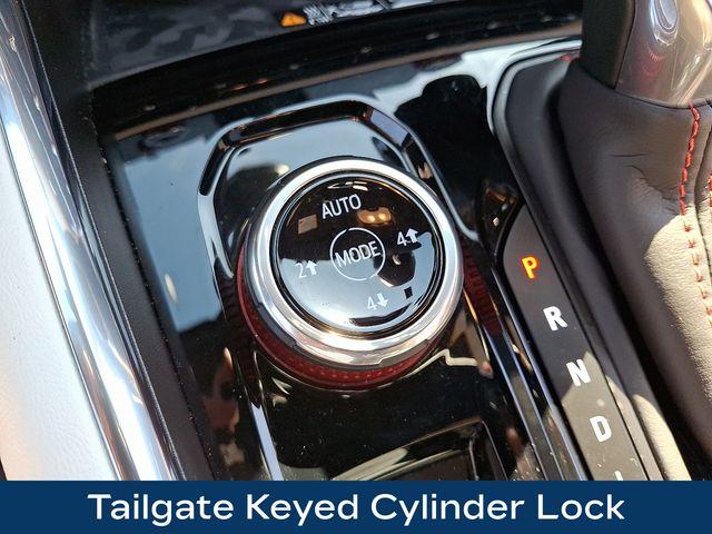 2023 GMC Canyon Vehicle Photo in DANBURY, CT 06810-5034