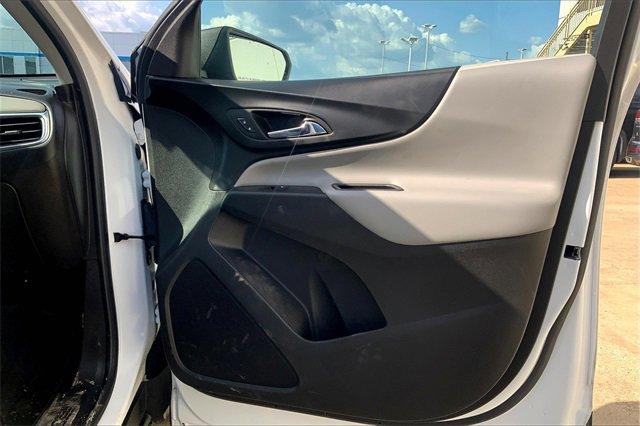 2022 Chevrolet Equinox Vehicle Photo in TOPEKA, KS 66609-0000