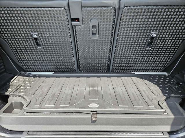2025 Defender Vehicle Photo in AUSTIN, TX 78717