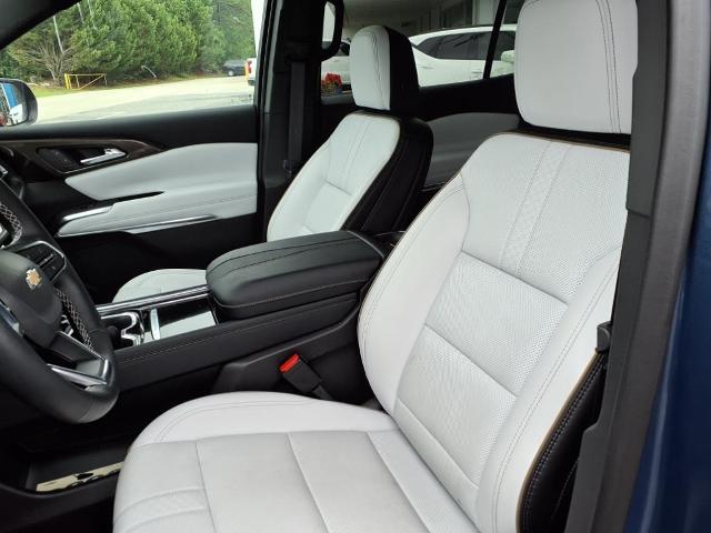 2025 Chevrolet Traverse Vehicle Photo in ROXBORO, NC 27573-6143