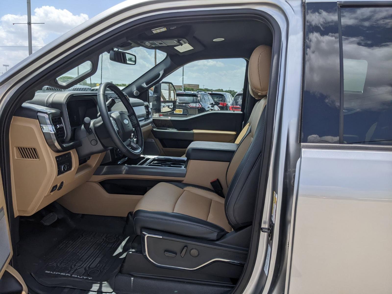 2024 Ford Super Duty F-250 SRW Vehicle Photo in Seguin, TX 78155