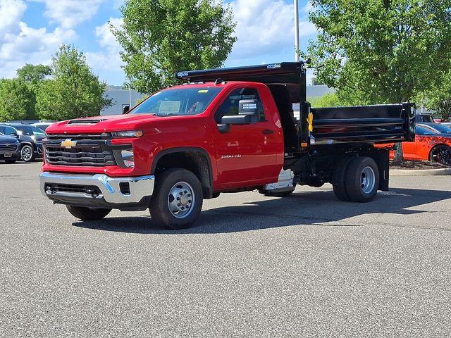 2025 Chevrolet Silverado 3500 HD Chassis Cab Vehicle Photo in DANBURY, CT 06810-5034