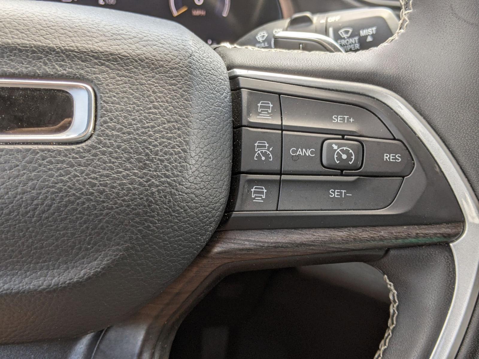 2023 Jeep Grand Cherokee L Vehicle Photo in Seguin, TX 78155