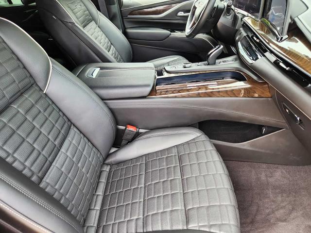2024 Cadillac Escalade Vehicle Photo in DENTON, TX 76210-9321