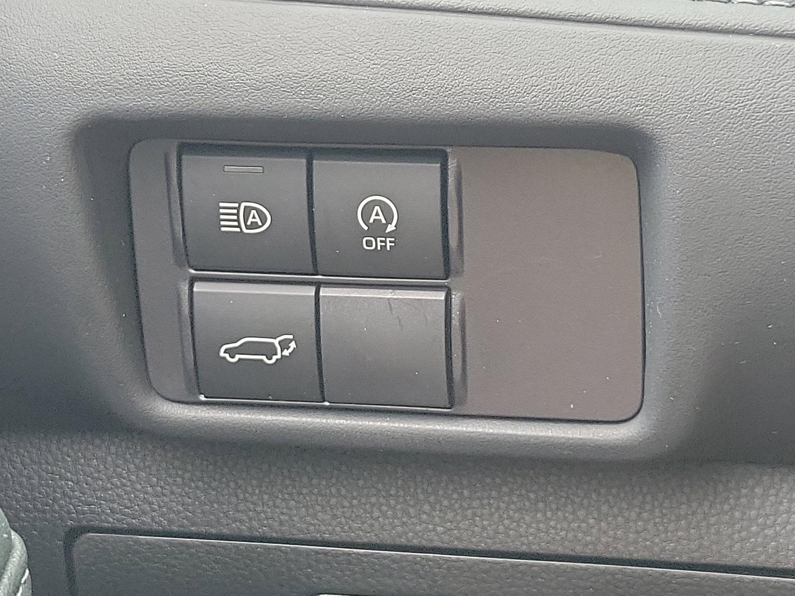 2023 Toyota Highlander Vehicle Photo in Trevose, PA 19053