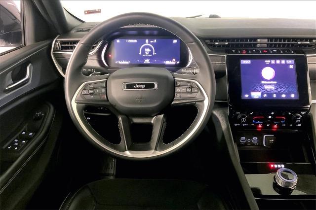 2023 Jeep Grand Cherokee Vehicle Photo in Kansas City, MO 64114