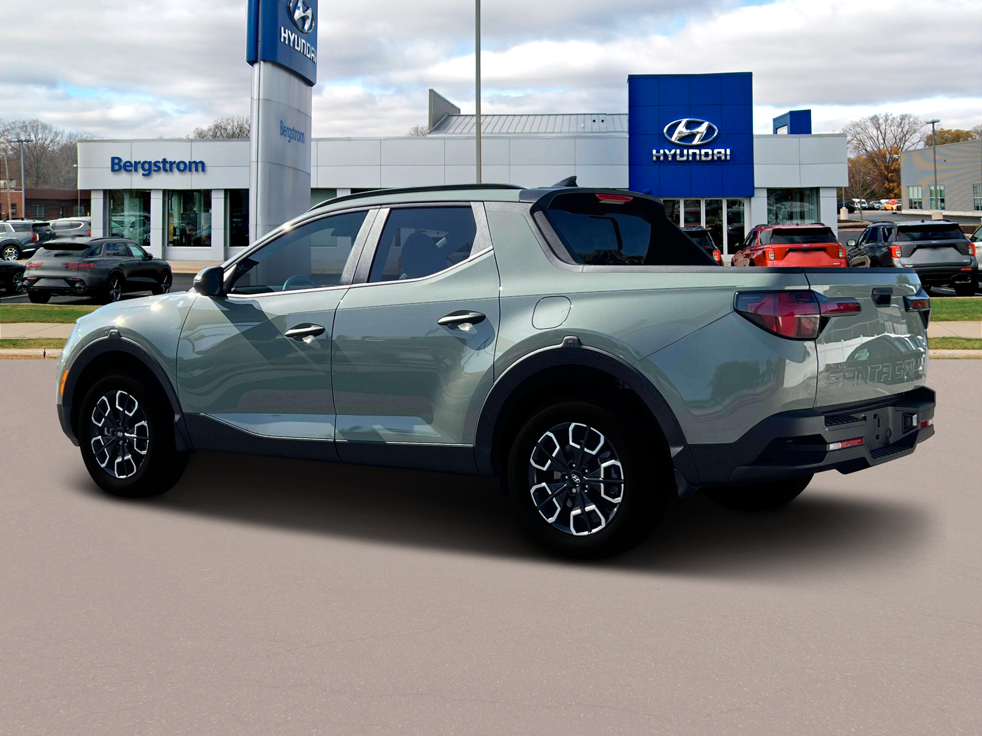 2024 Hyundai SANTA CRUZ Vehicle Photo in Green Bay, WI 54304